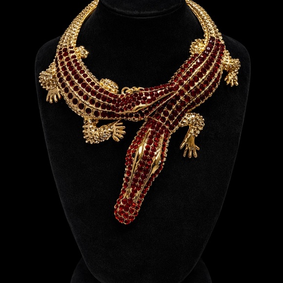 Jewelry - Luxurious Gold and Red Alligator Necklace